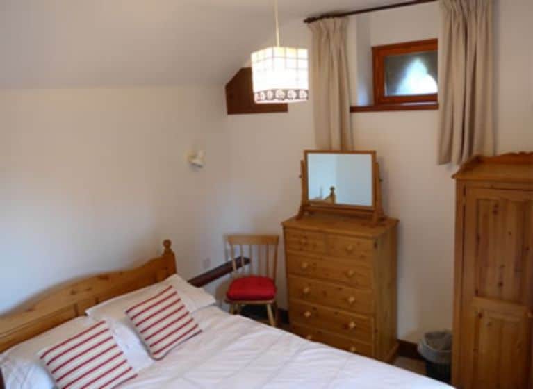 Oakgrove Holiday Cottage bedroom